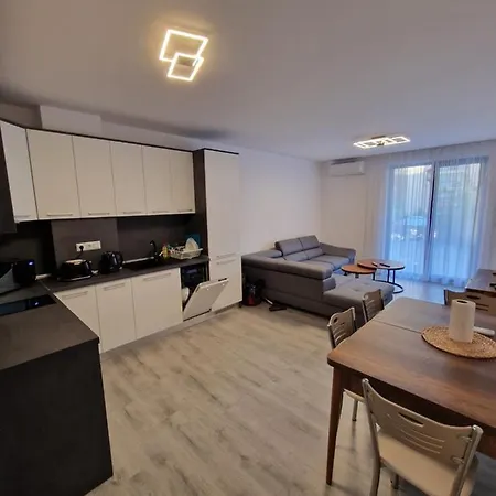 Апартаменты Premium 2 Bedroom Flat At Millennium 2 *